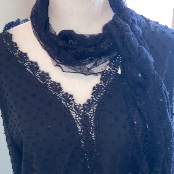 💐💓New Beautiful Black Swiss Dot Long Sleeved Shirt XL  Lace Cuffs - Picture 3 of 11